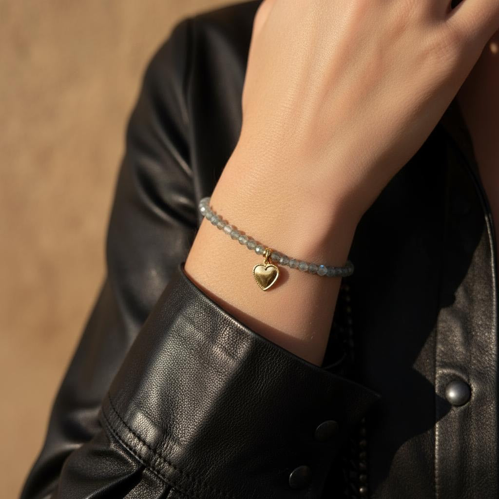 Armband van kyaniet met verguld hartje