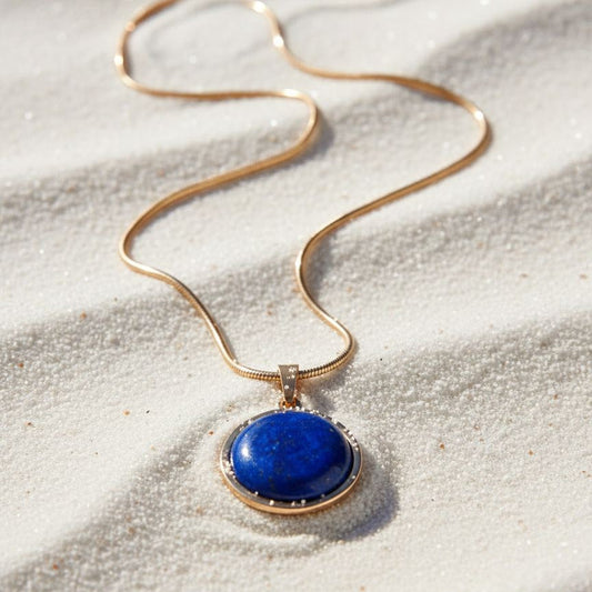 Collectie met goud vergulde roestvrijstalen snake kettingen met edelsteen