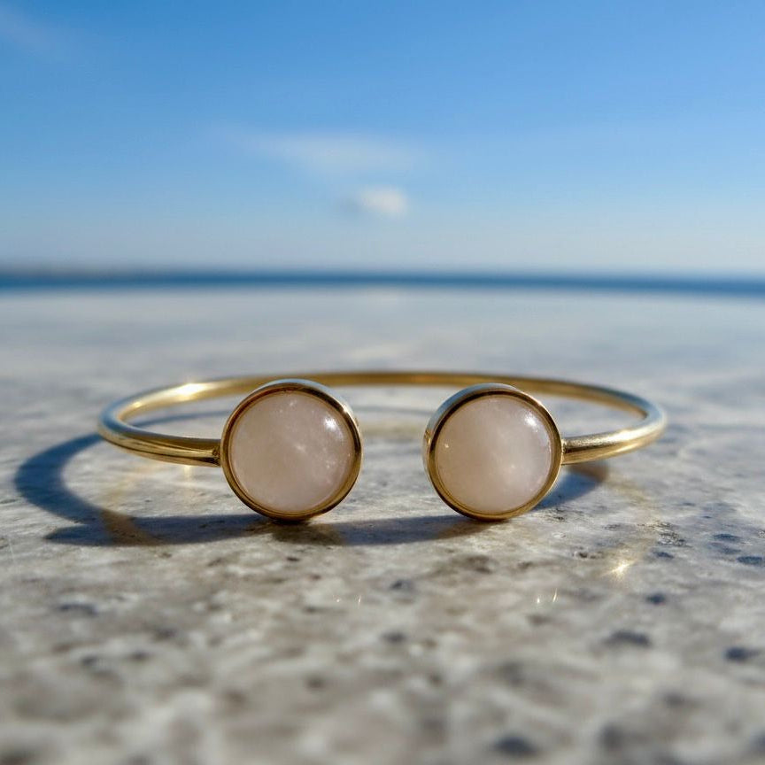 Collectie armbanden met edelstenen in verguld roestvrij staal