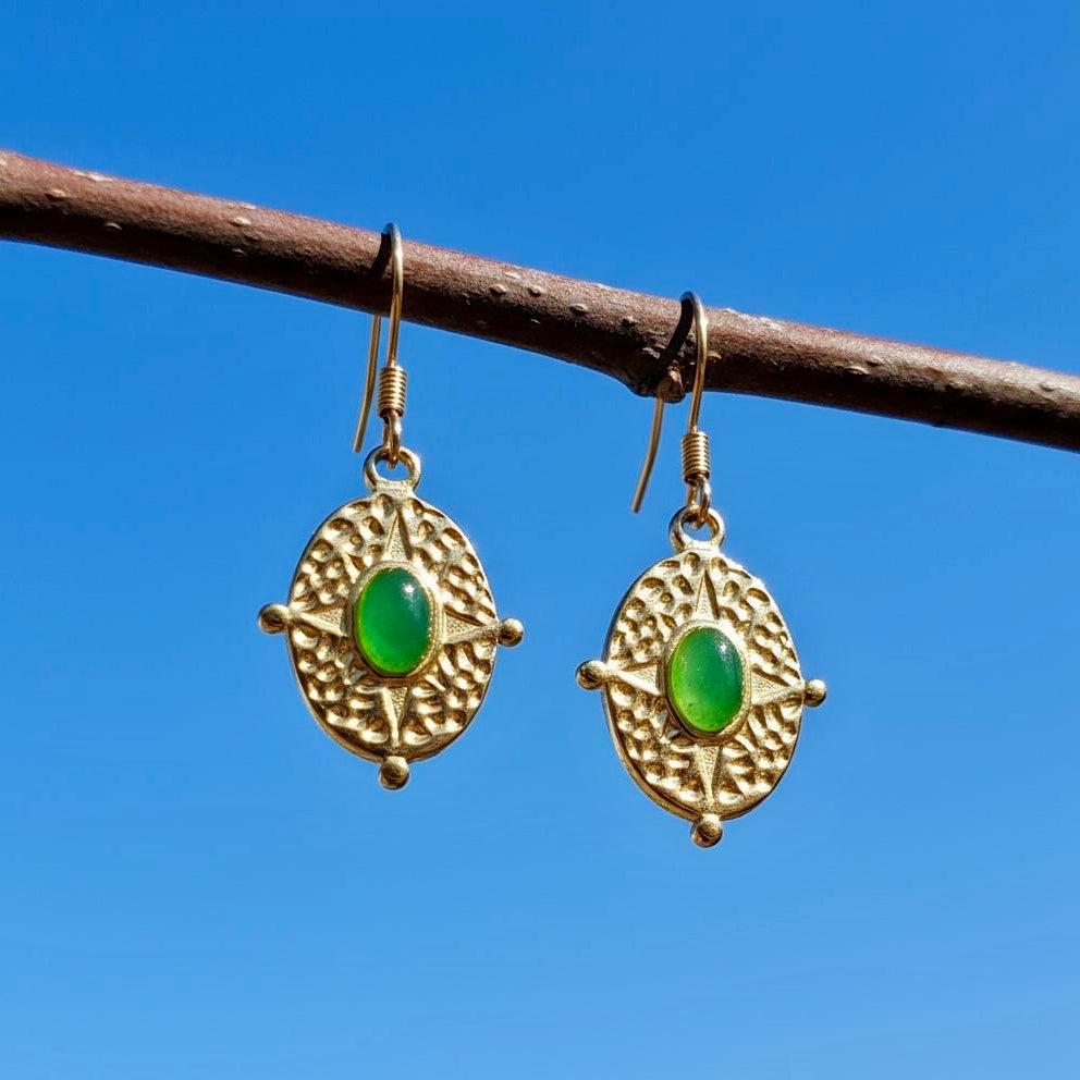 Collectie vergulde roestvrijstalen oorbellen met edelstenen