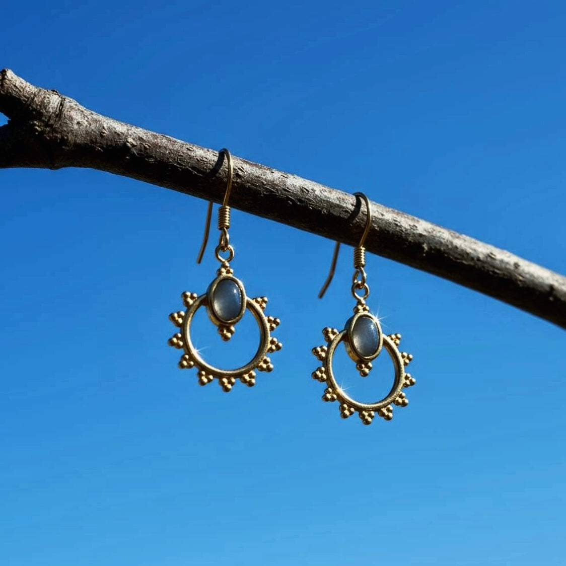 Bohemian oorbellen met labradoriet in goud roestvrij staal