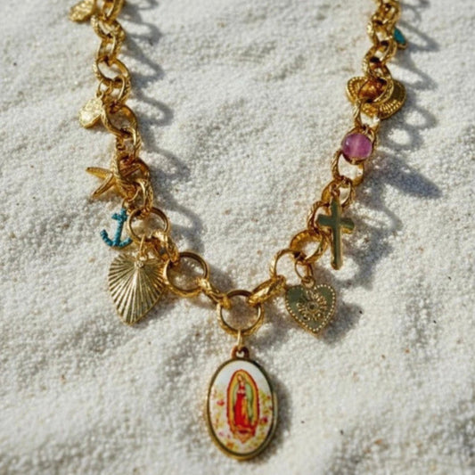 Gouden roestvrijstalen schakelketting met vergulde bedels