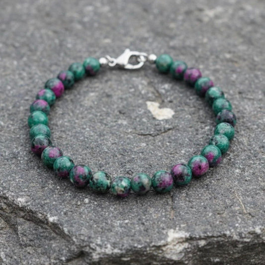 Kralenarmband van robijn in zoisiet