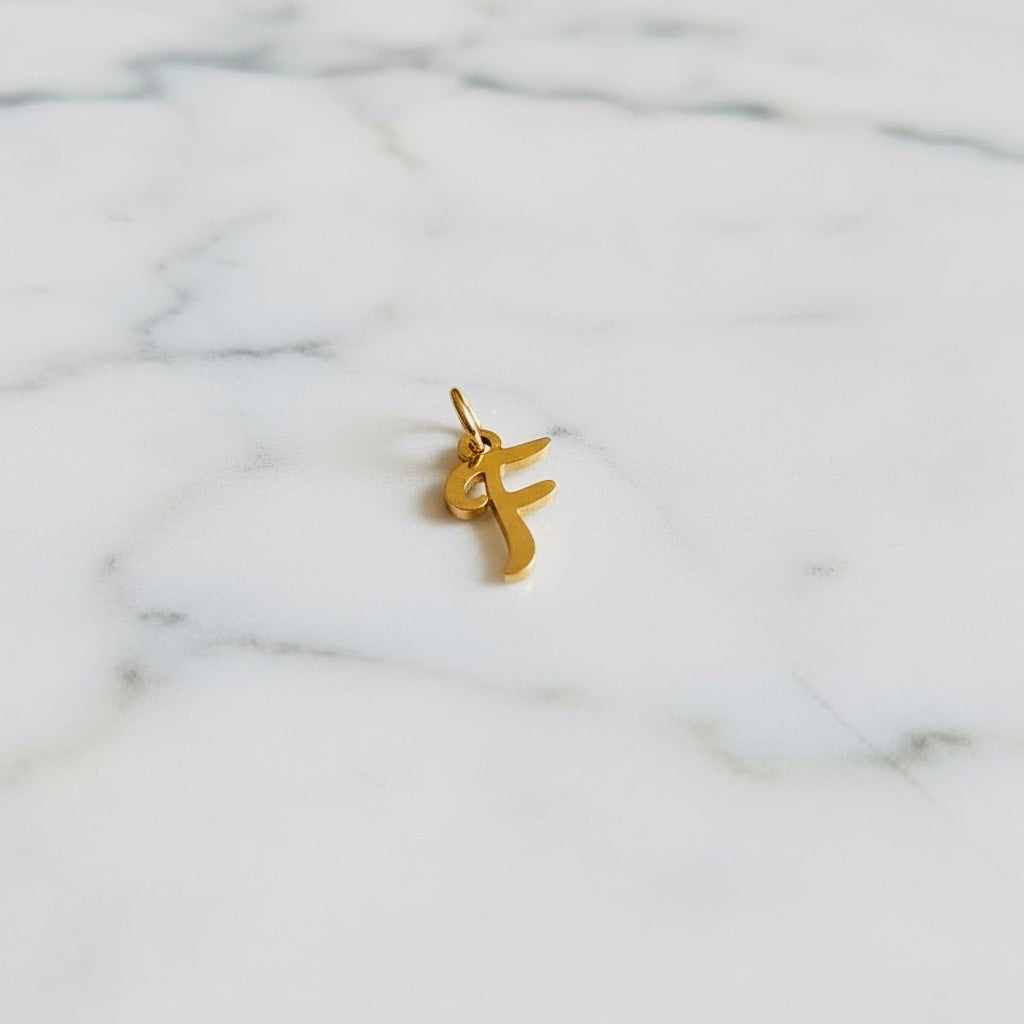 Zoetwaterparelarmband met Afrikaans turkoois, initiaal en opaal