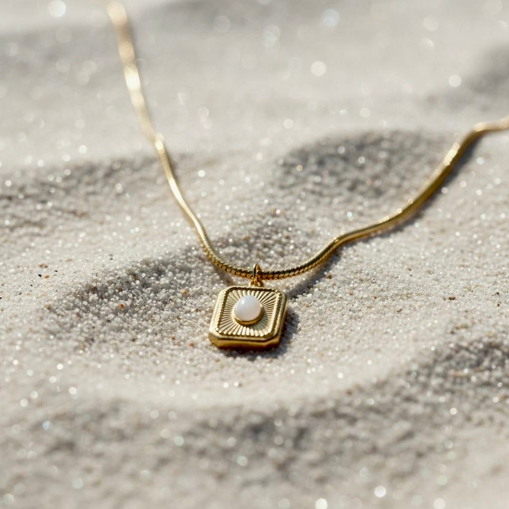 Gouden roestvrijstalen snake ketting met schelp